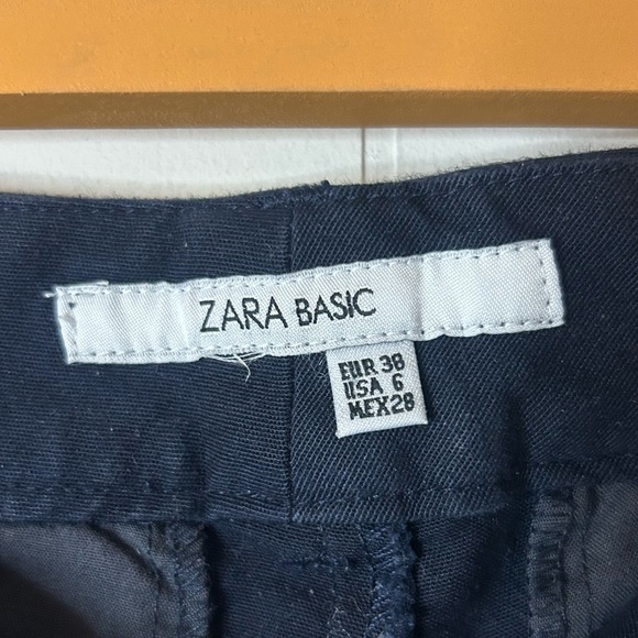 Zara Basic, size 6, navy blue, chino/bermuda shorts, long, pockets, zipper/hooks - Picture 6 of 7